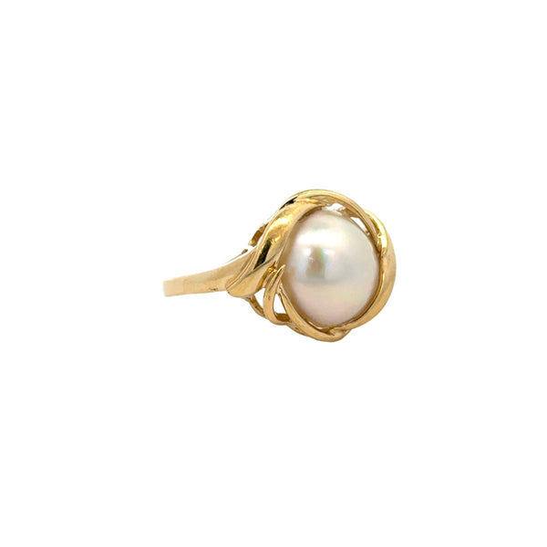 Fashion Lady's Ring with a Pearl - Dia Jewelry Store