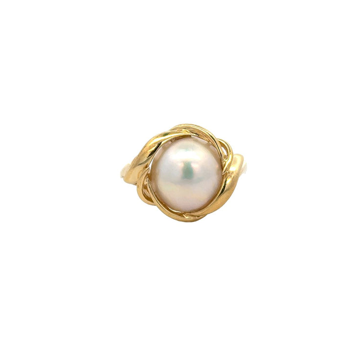 Fashion Lady's Ring with a Pearl - Dia Jewelry Store